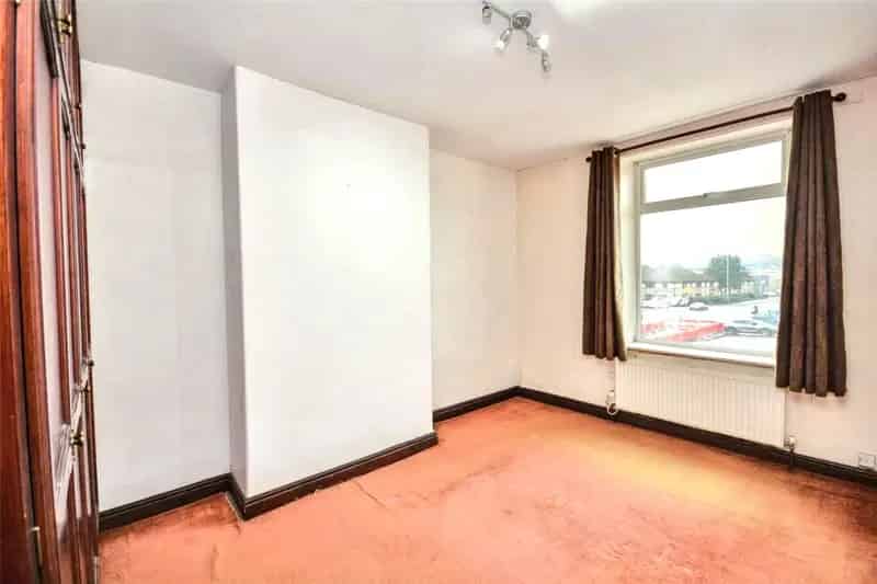 House For Sale , 4, Half Mile Lane, Leeds, England