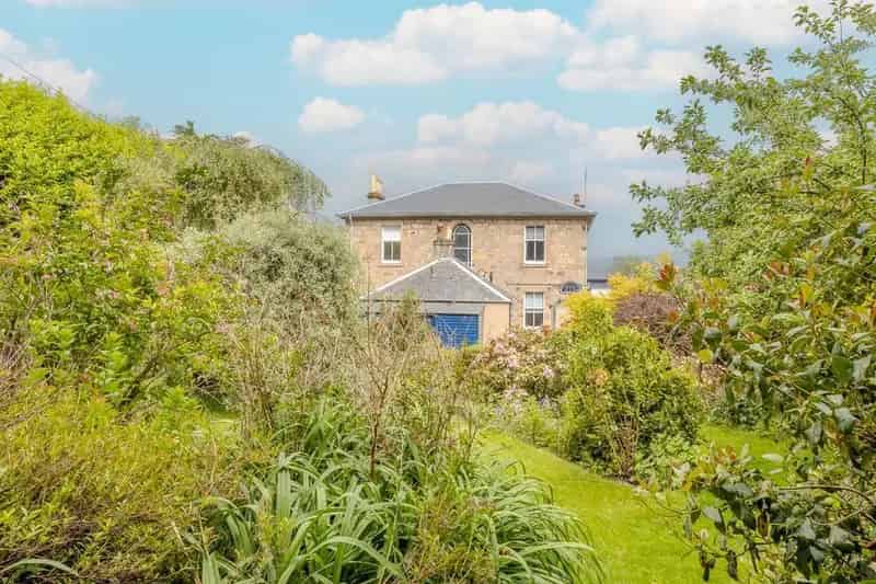 6 Bedroom Detached Villa For Sale