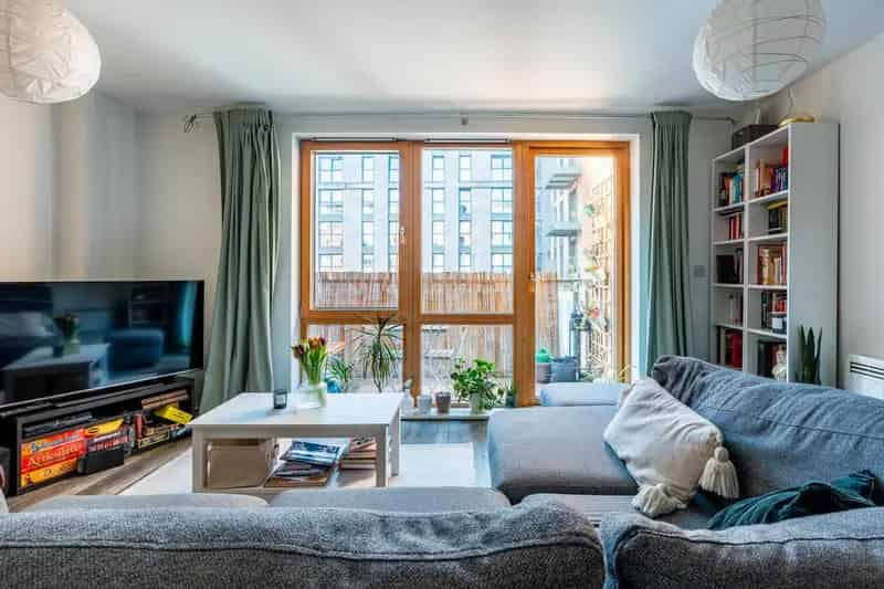 2 Double Bedroom Apartment for Sale in Temple Quay Bristol