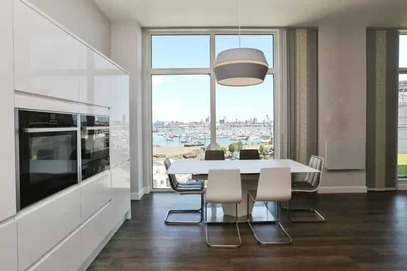 Penthouse Apartment Two Double Bedrooms Harbour Views Gosport