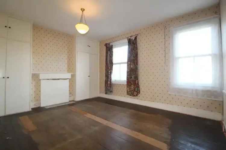 2 Bedroom Semi-Detached House for Sale in Barnet
