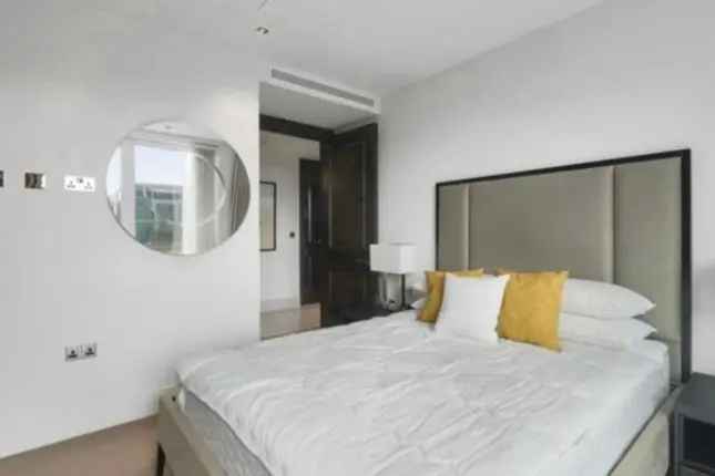 Flat for sale in Kensington High Street, London W14