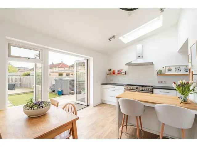 3 Bedroom Semi Detached House for Sale in Carrick Knowe
