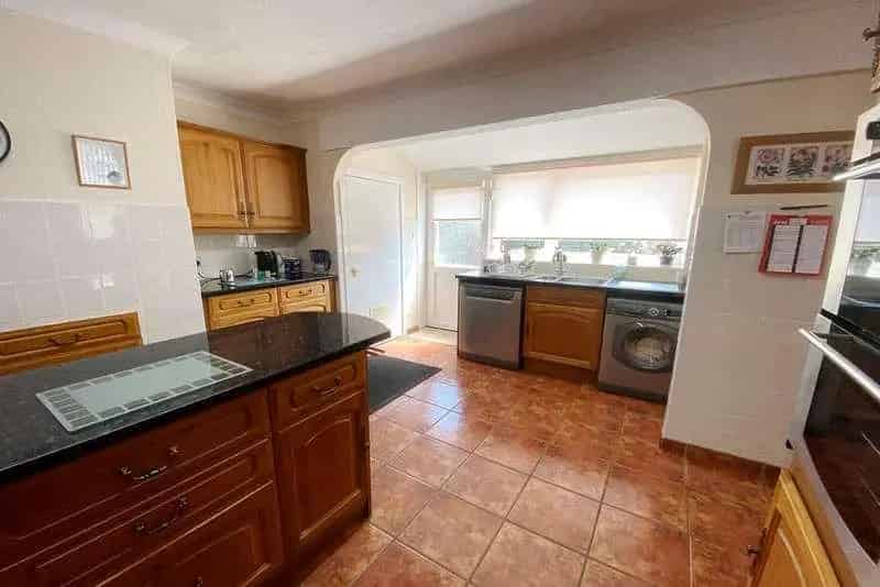 4 Bed Character Bungalow for Sale
