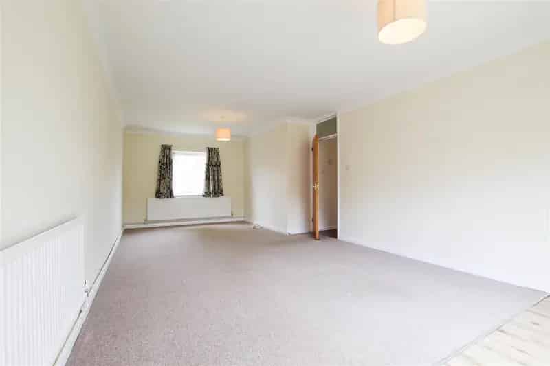 2 Bedroom Apartment House to Rent