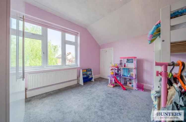 3 Bed Semi-Detached House for Sale in Dartford