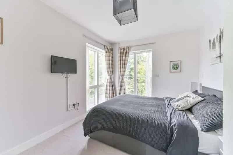 2 Bed Flat for Sale near Crystal Palace