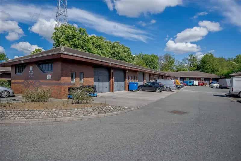 Industrial Workshop Unit 2554 sq ft Clarendon Court