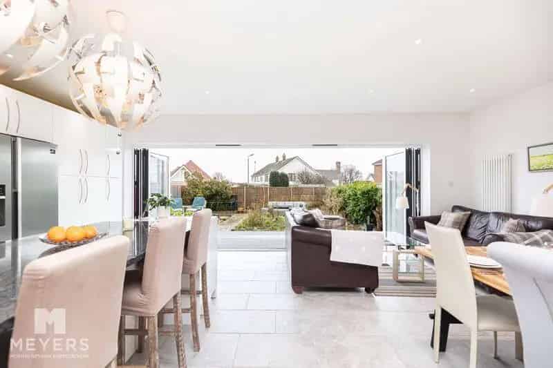 5 Bedroom Detached Chalet Bungalow Near Iford Playing Fields