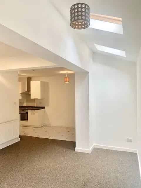 1 Bedroom Maisonette in Bedford with Parking - No Tenant Fees