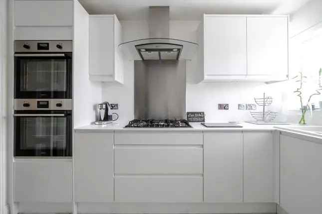 3-Bedroom Link-Detached House for Sale in Bristol