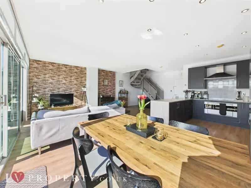2 Bedroom Apartment for Sale in New Hampton Lofts