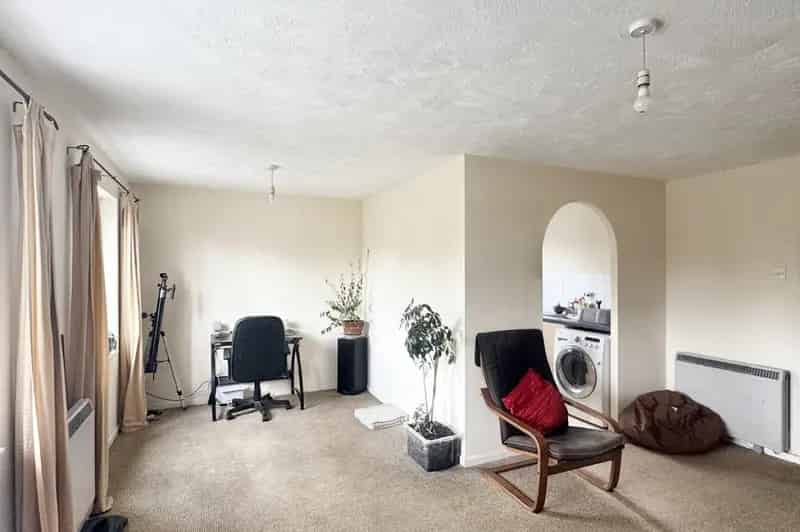 2 bedroom Flat
 To Rent