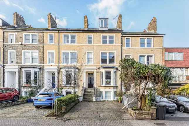 Flat for sale in Friars Stile Road, Richmond TW10