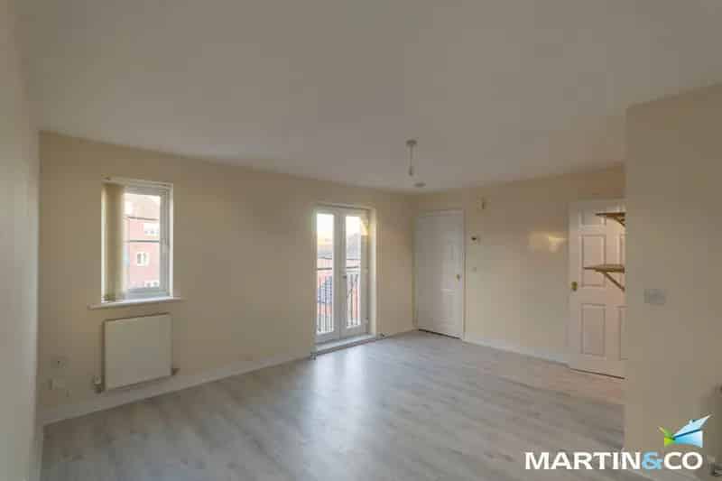 1 Bedroom Detached Coach House with Garage and Parking