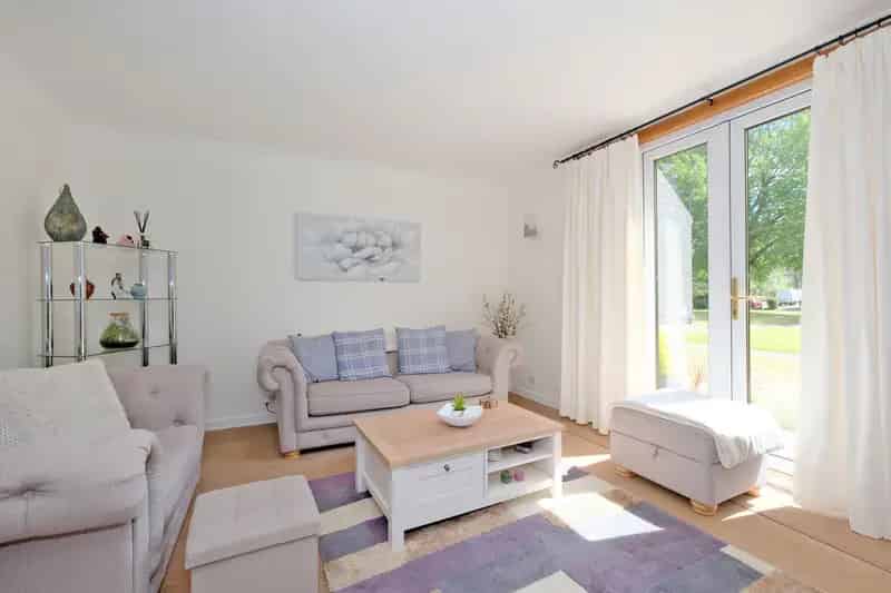3 Bedroom Mid-Terraced House for Sale