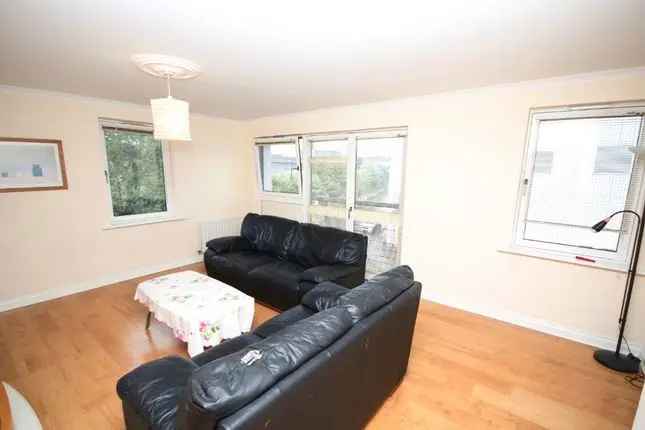 Flat to rent in Minerva Way, Finnieston, Glasgow G3