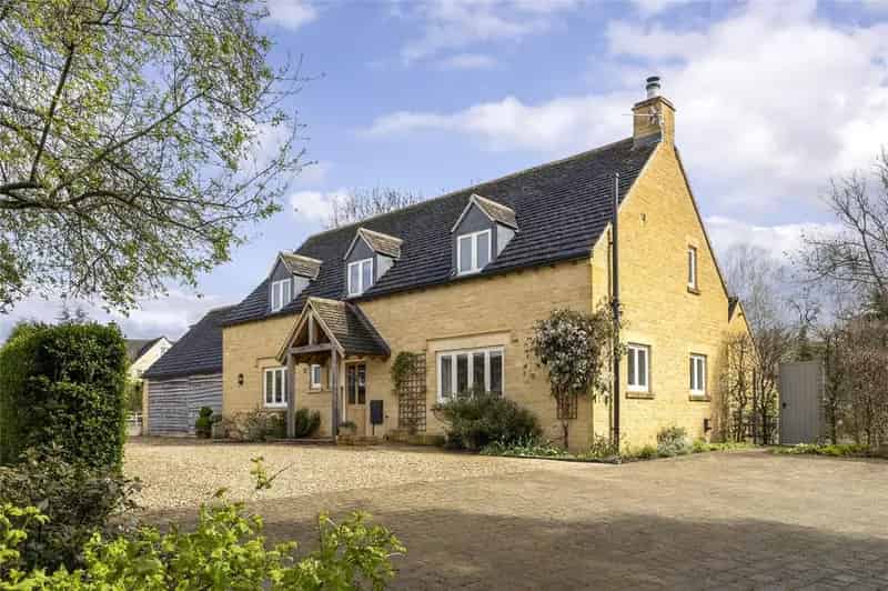 4 Bedroom Detached House for Sale in Willersey