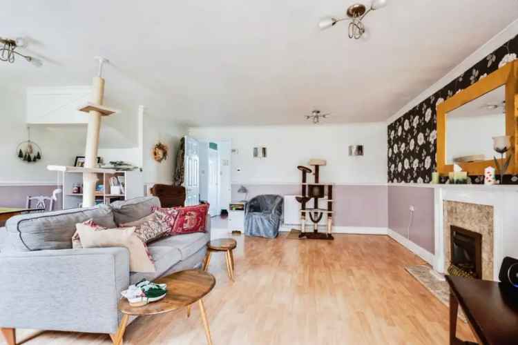 Three Bedroom Detached House Shaw West Swindon