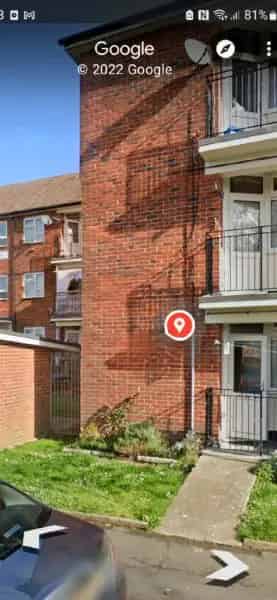 2 Bed Ground Floor Flat Near Shops and Park Pet Friendly