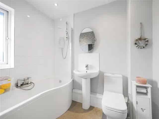 1 Bedroom End Terrace House for Sale