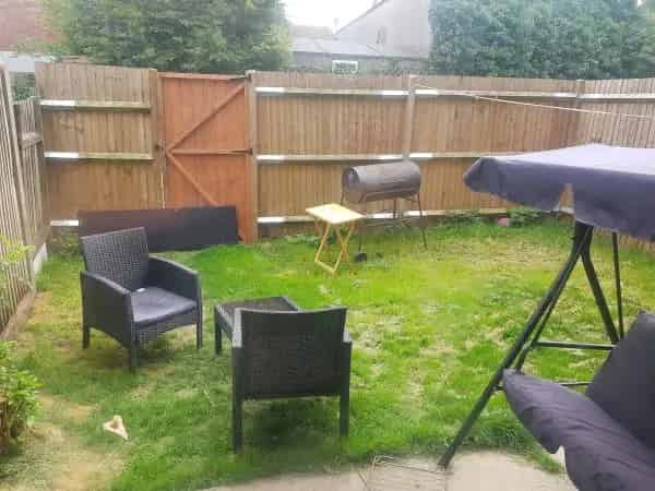 2 Bed Ground Floor Flat Near London with Private Garden