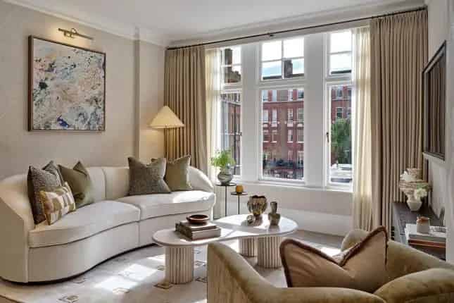 2-Bed Flat for Sale Allen Street London W8