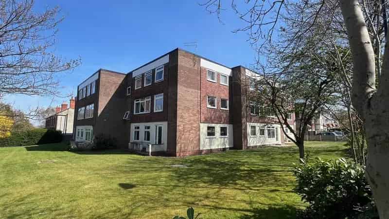 2 Bedroom Flat for Sale