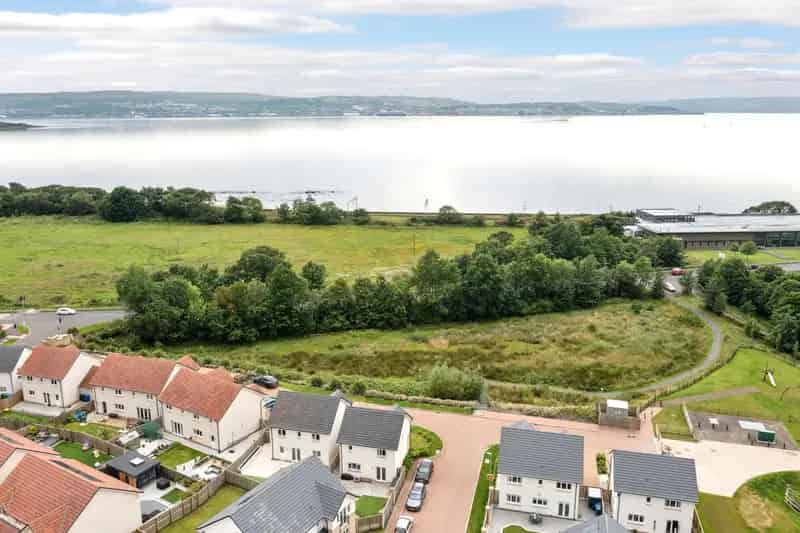 Modern 3-Bed Detached Villa in Helensburgh