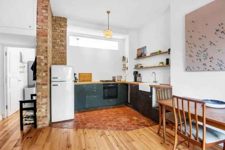 1 Bed Garden Flat Newington Green 560 sq ft Summer House