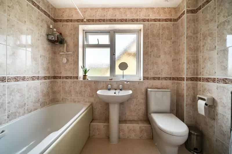 4 Bed Detached House for Sale