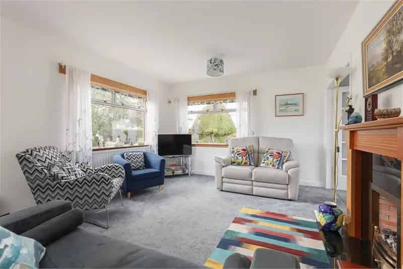 4 Bed Detached House in Colinton with Stunning Views