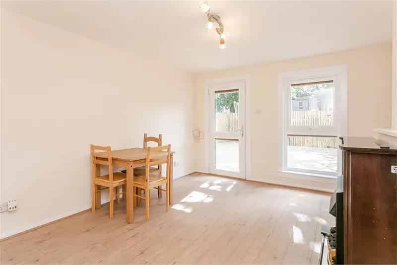 1 Bed Flat Ground Floor Leith Private Garden
