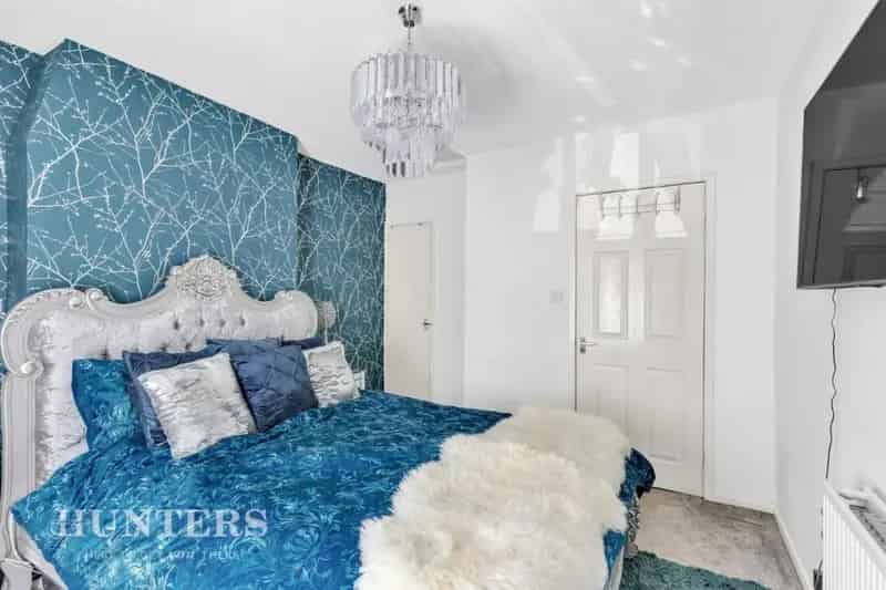 2 Bed Grade II Listed Cottage Oldham
