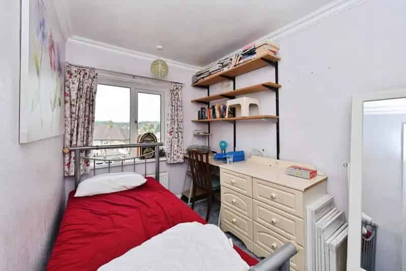 4 Bedroom Semi Detached House Chesterfield Derbyshire