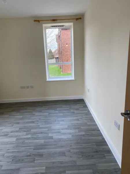 Flat For Rent in Gravesham, England