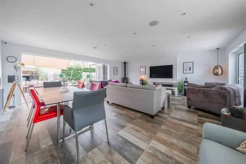 5 Bedroom Detached Family Home Near Holyport Schools
