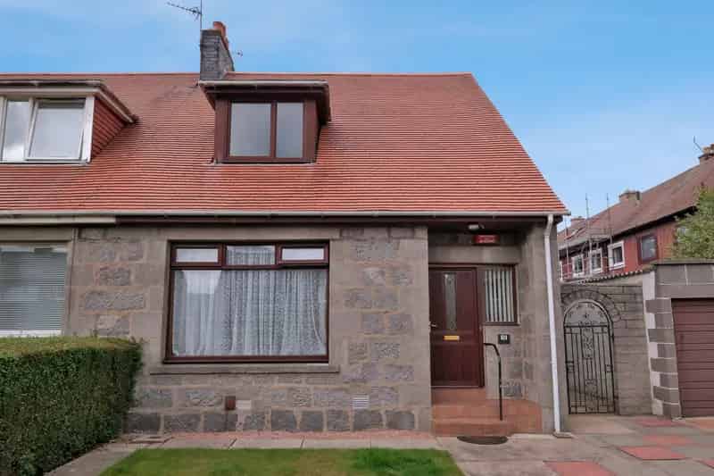 3 Bed Semi-Detached House For Sale - Ideal First Time Buyer Home
