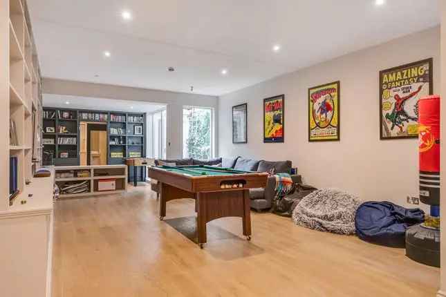 Terraced house to rent in Wroughton Road, London SW11