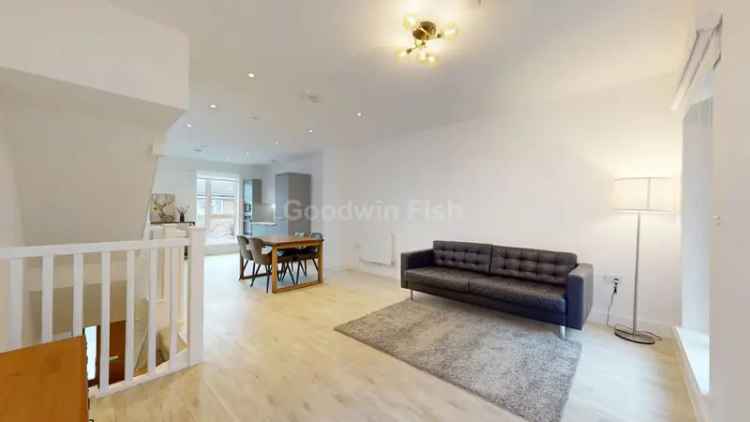 3 Bedroom Townhouse Salford City Centre