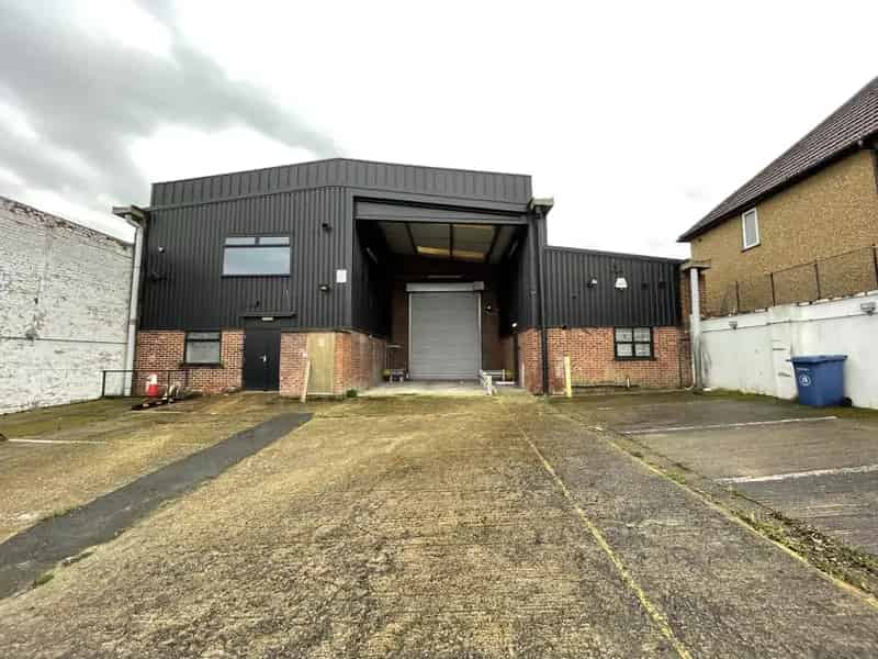 Industrial property For Rent , London, England