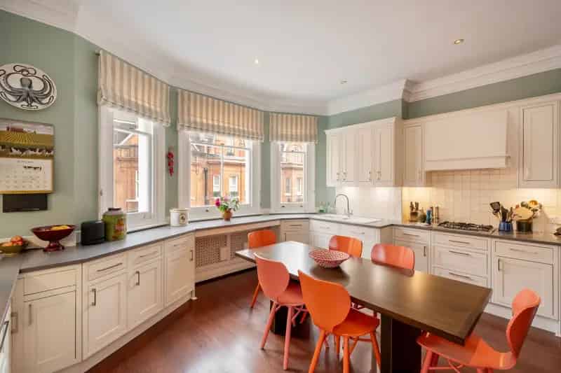 Victorian Duplex Apartment with Dual Aspect Windows