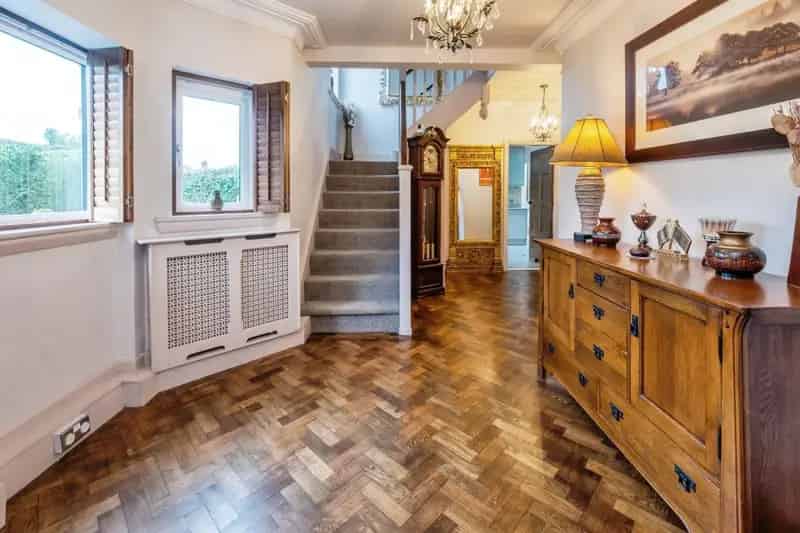6 Bed Family Home with Annex and Landscaped Garden