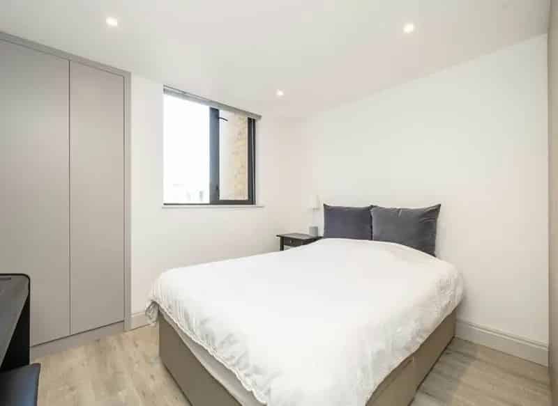 One Bedroom Apartment Chiswick High Road No Onward Chain