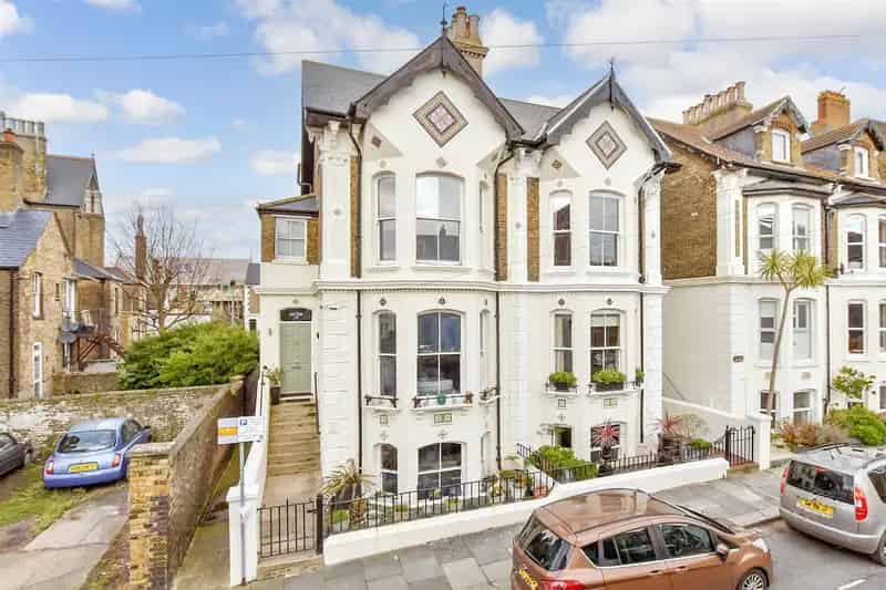 4 Bedroom End of Terrace House for Sale in Deal