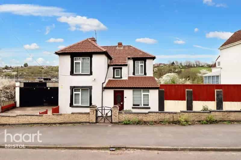 3 Bedroom Detached House for Sale - Renovation Project