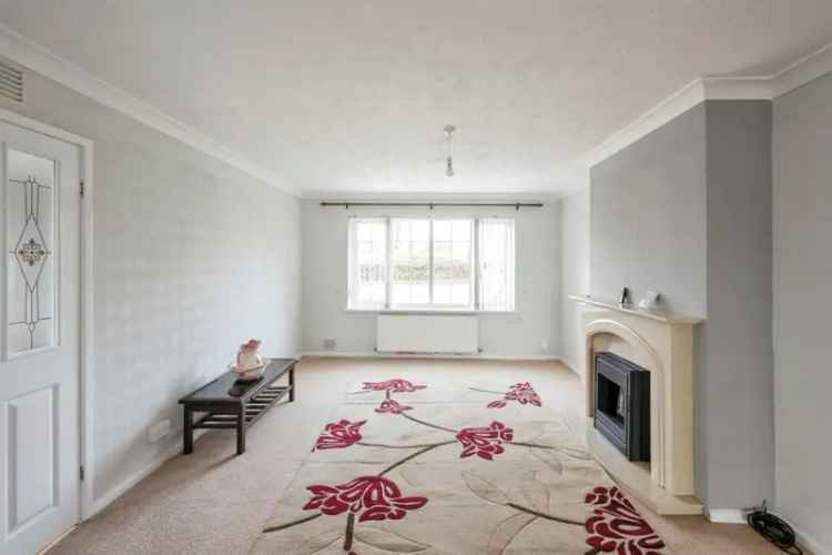 4 Bed Family Home with Conservatory and Tandem Garage