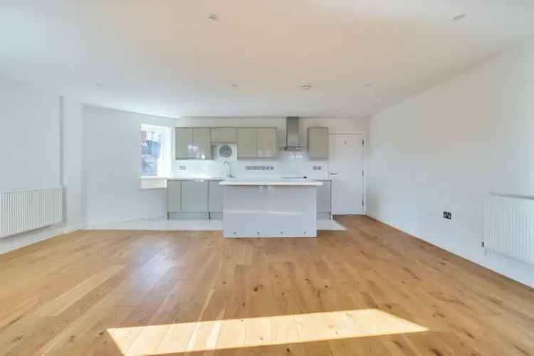 2 Bedroom Flat to Rent Marlborough High Street