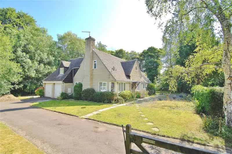 4 Bedroom Detached House for Sale Stroud Cirencester