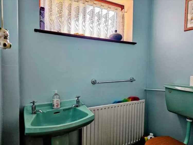3 Bed House for Sale with Countryside Views and Solar Panels